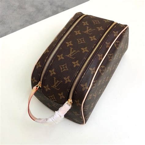 necessaire louis vuitton branca|louis vuitton necessaire for sale .